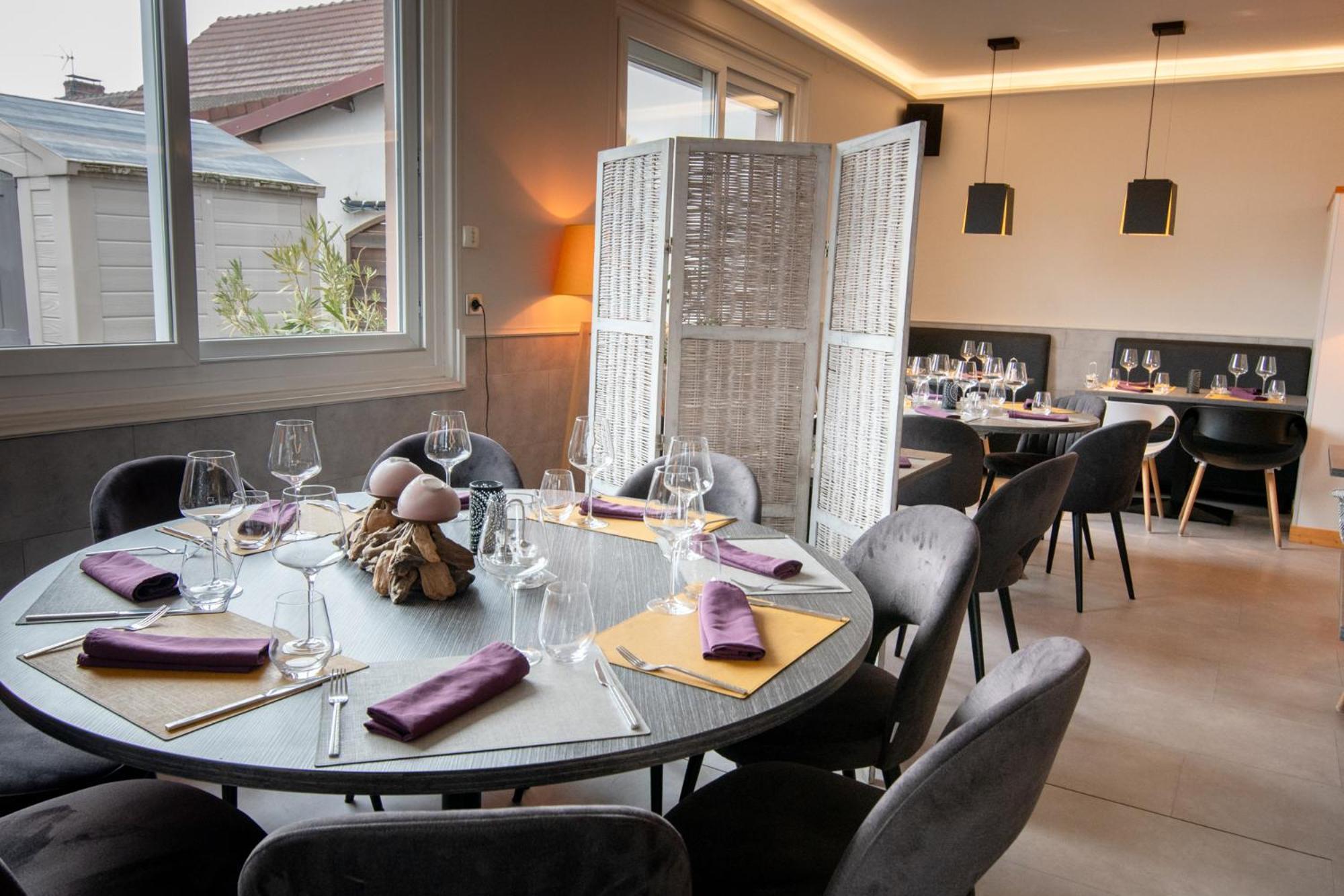 Logis Hotel Centrotel Et Spa Bulles D'Allier Montmarault Bagian luar foto